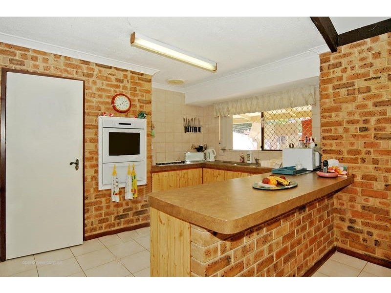 3B Charing Crescent, Marangaroo WA 6064