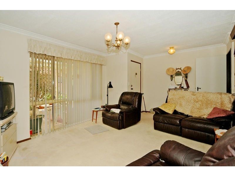 3B Charing Crescent, Marangaroo WA 6064