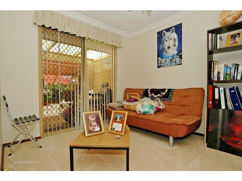3B Charing Crescent, Marangaroo WA 6064