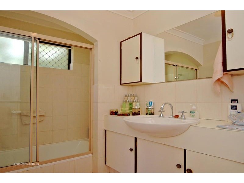 3B Charing Crescent, Marangaroo WA 6064