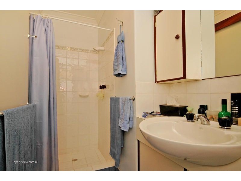 3B Charing Crescent, Marangaroo WA 6064