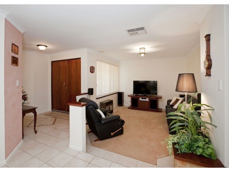 14 Congressional Crescent, Connolly WA 6027