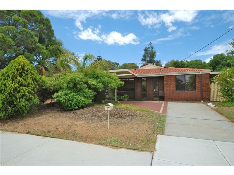 8 Currajong Crescent, Craigie WA 6025