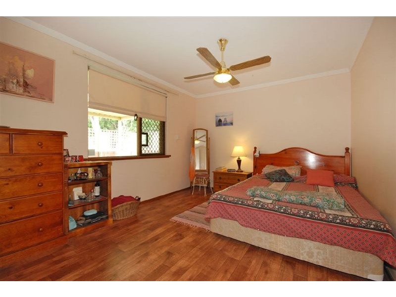 8 Currajong Crescent, Craigie WA 6025