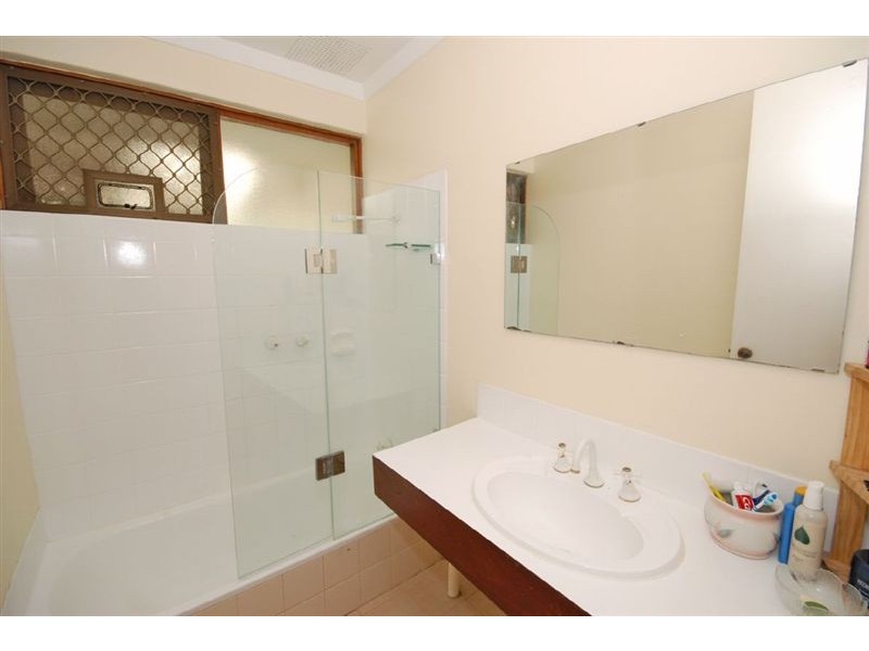 8 Currajong Crescent, Craigie WA 6025