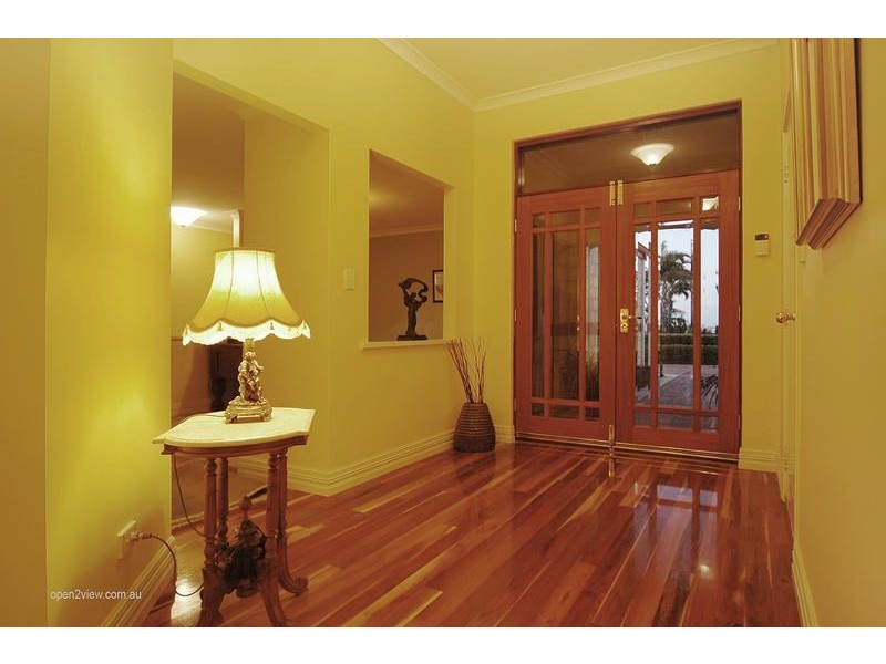 10 Meadowbrook Promenade, Currambine WA 6028