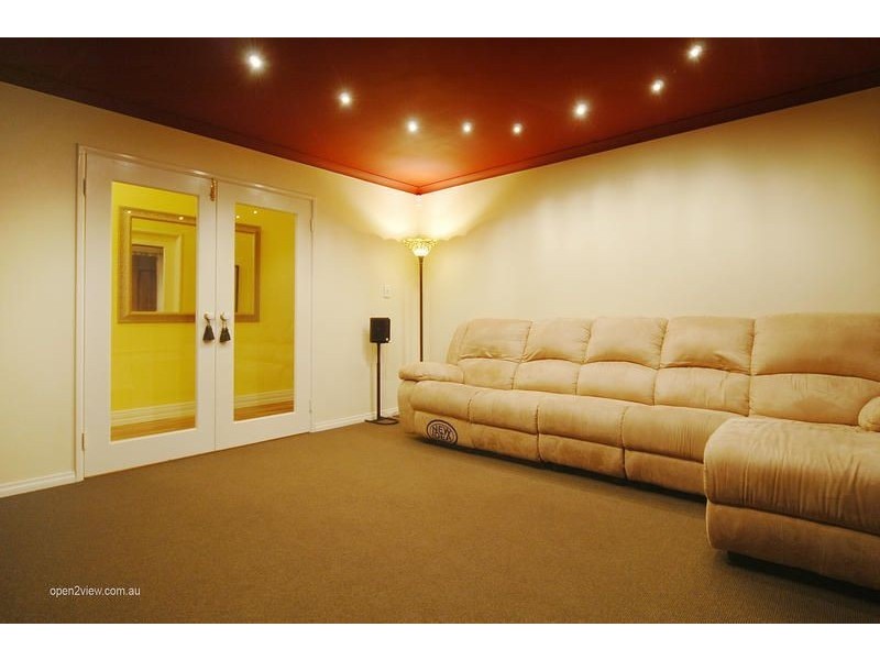 10 Meadowbrook Promenade, Currambine WA 6028