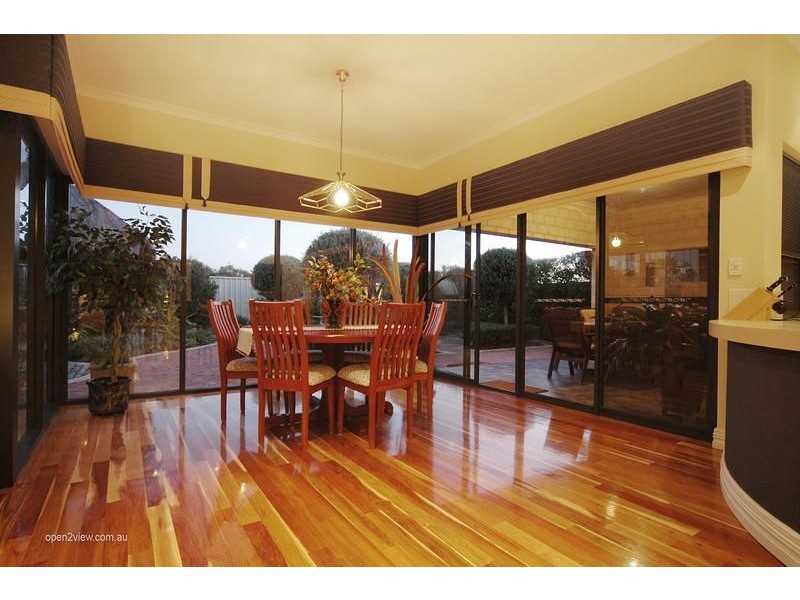 10 Meadowbrook Promenade, Currambine WA 6028