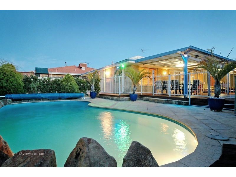 1 Lundy Court, Currambine WA 6028