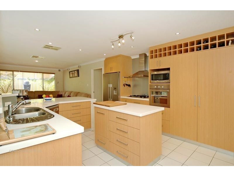 1 Lundy Court, Currambine WA 6028