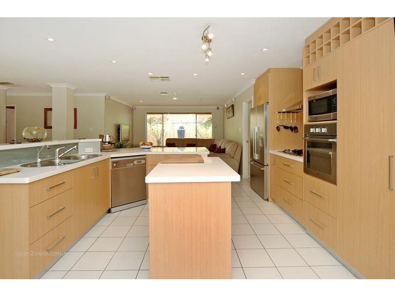 1 Lundy Court, Currambine WA 6028