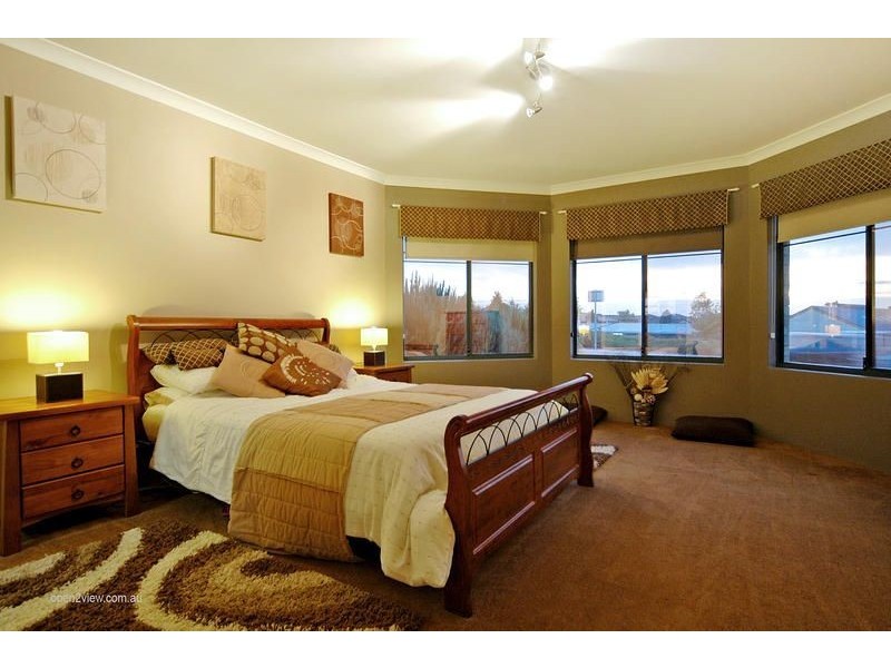 29 Waldburg Drive, Tapping WA 6065