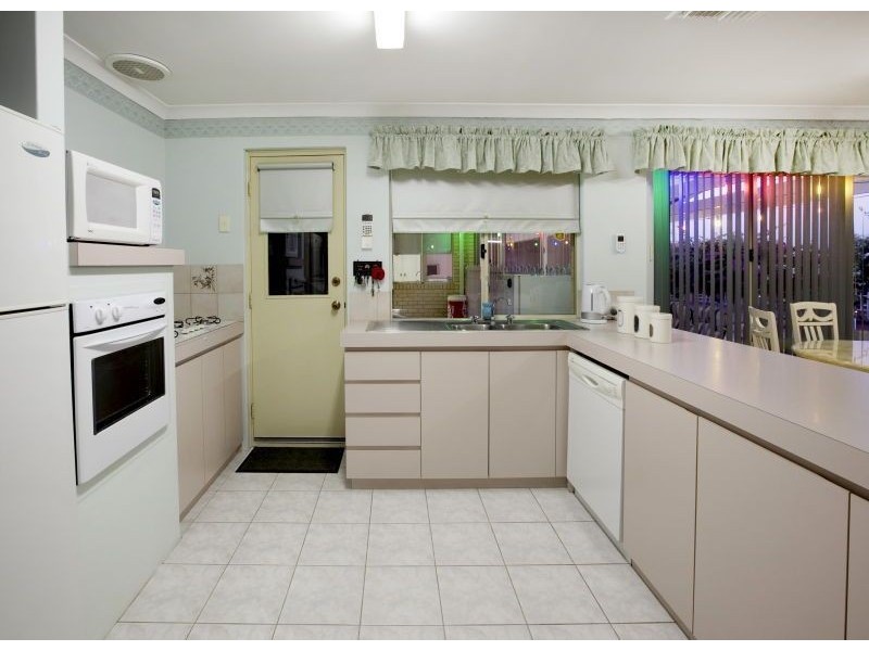 10 Melrose Crest, Kinross WA 6028