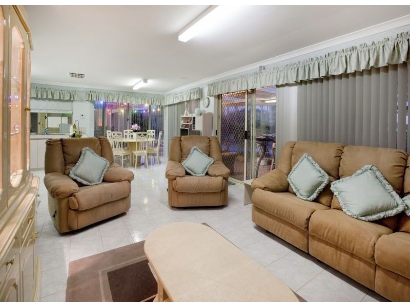 10 Melrose Crest, Kinross WA 6028