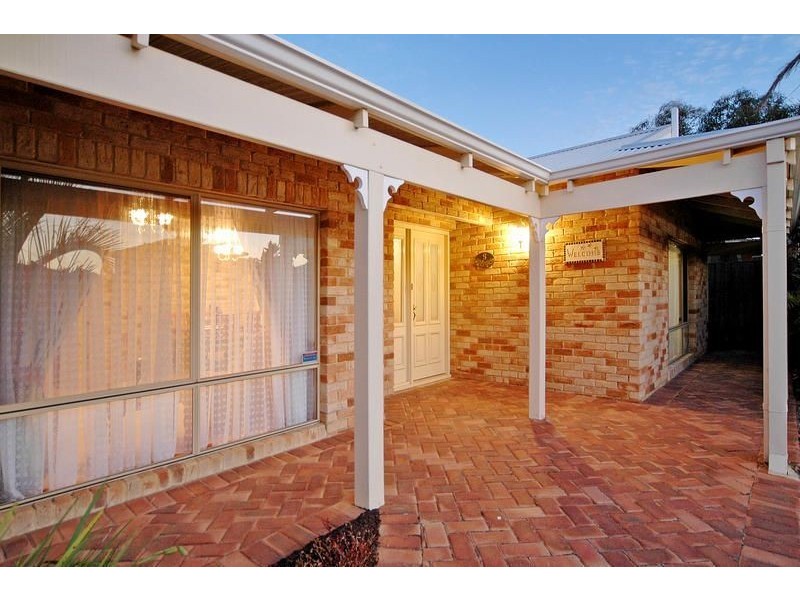 5 Vilamour Close, Currambine WA 6028