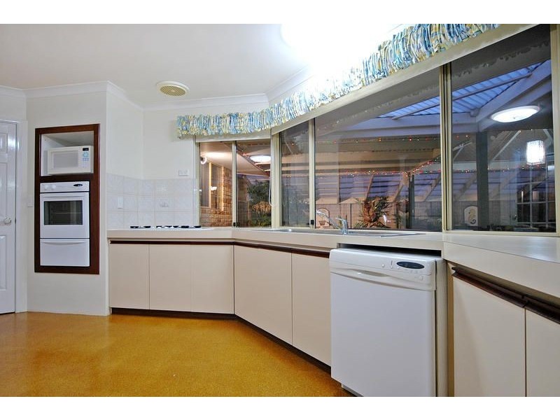 5 Vilamour Close, Currambine WA 6028