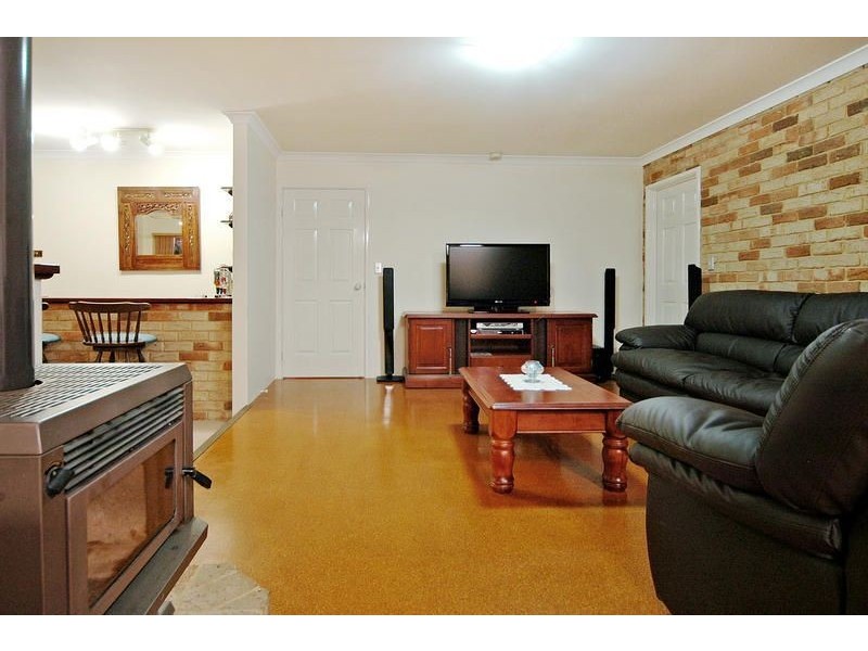 5 Vilamour Close, Currambine WA 6028