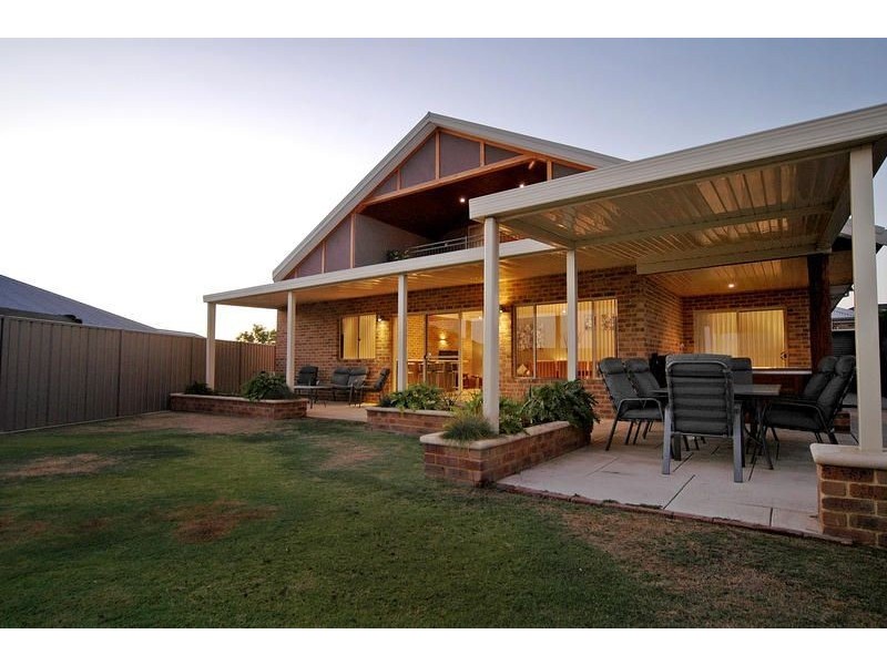 6 Calita Pass, Carramar WA 6031