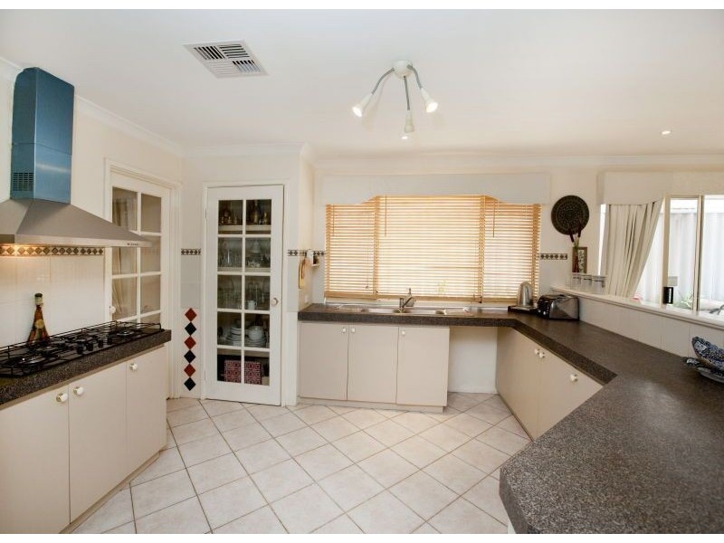 32 Monkton Place, Kinross WA 6028