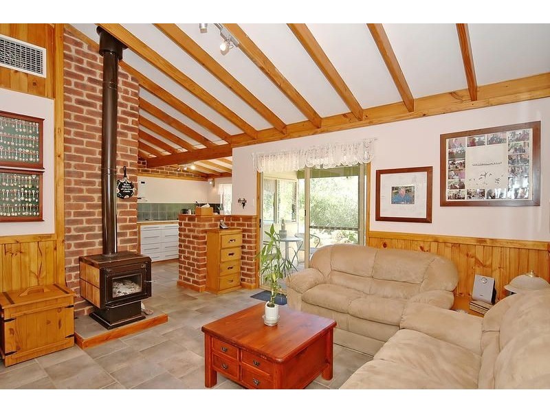 44 Walding Road, Carabooda WA 6033