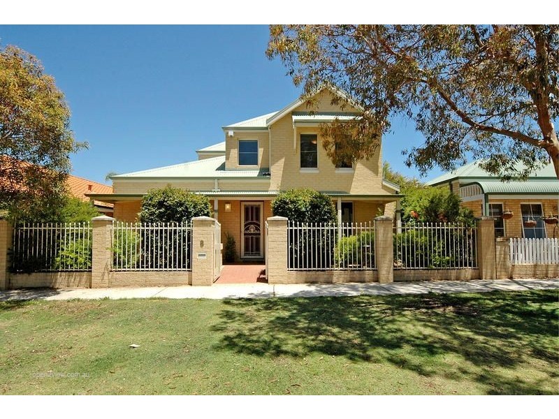 8 St Pauls Crescent, Joondalup WA 6027