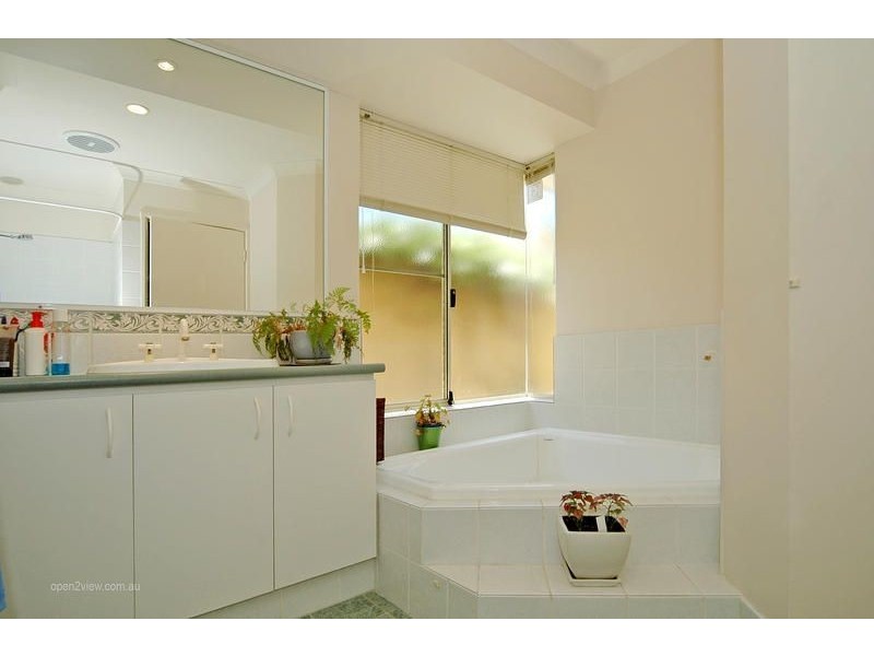 8 St Pauls Crescent, Joondalup WA 6027