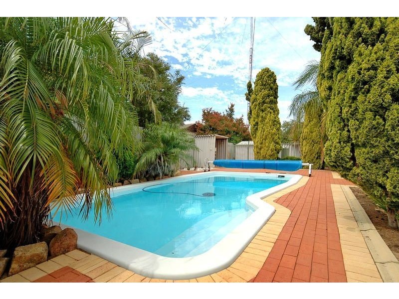 8 Alperton Court, Kingsley WA 6026