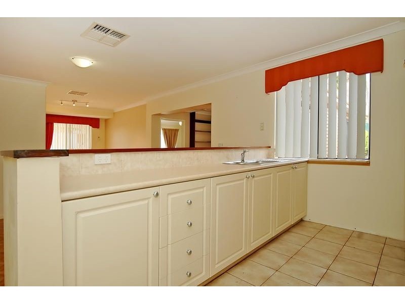 8 Alperton Court, Kingsley WA 6026