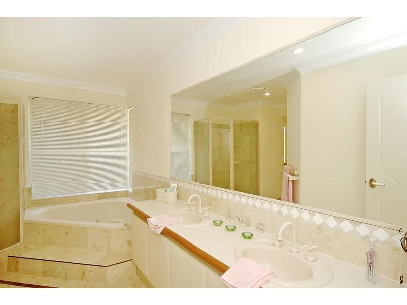 17 Ocean Gate Parade, Iluka WA 6028