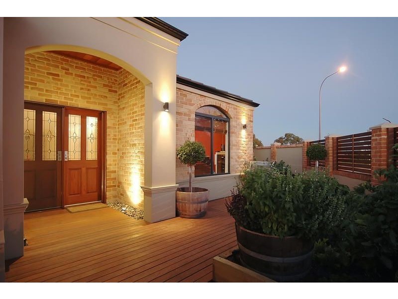 2 Connaught Way, Currambine WA 6028
