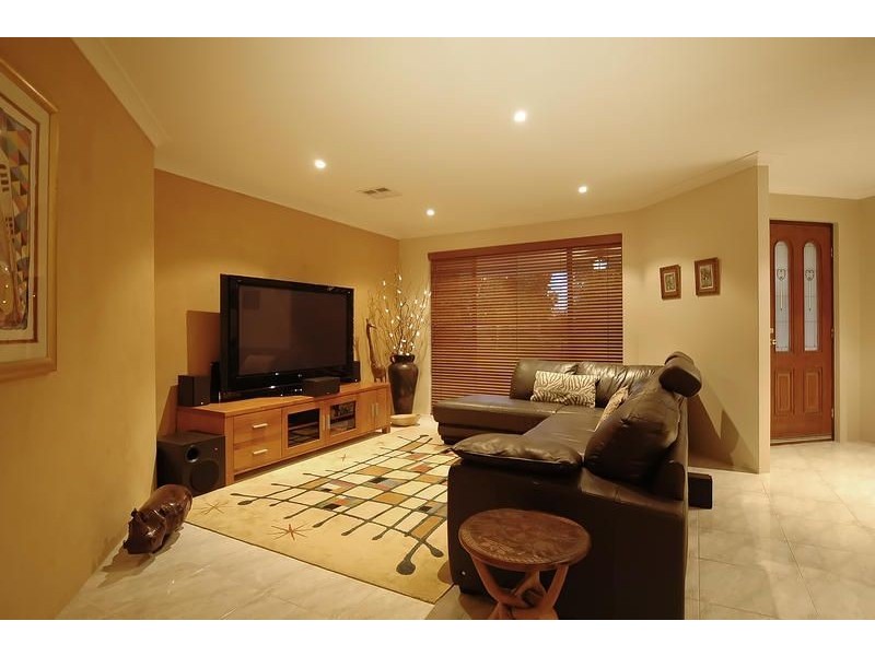 27 Oakland Hills Boulevard, Currambine WA 6028