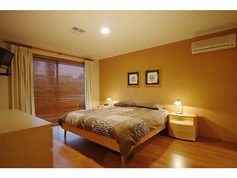 27 Oakland Hills Boulevard, Currambine WA 6028