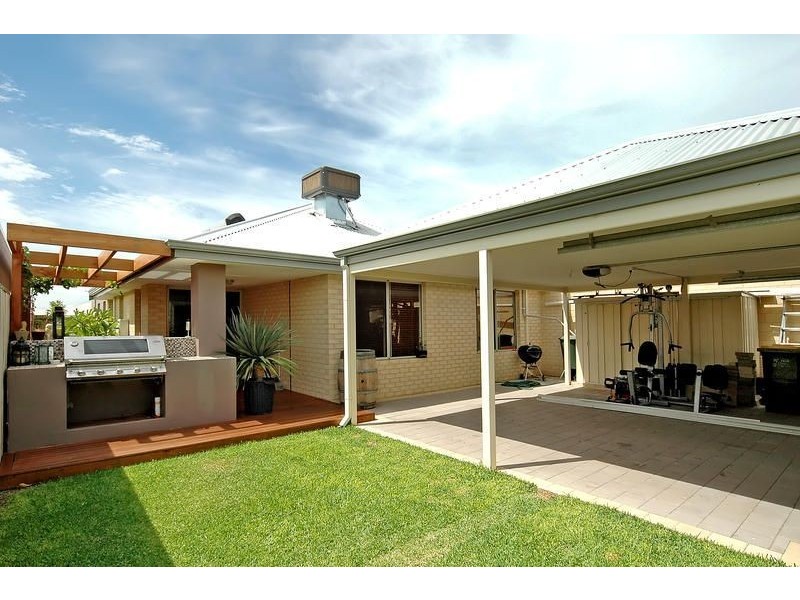 34 Simmonds Pass, Ellenbrook WA 6069