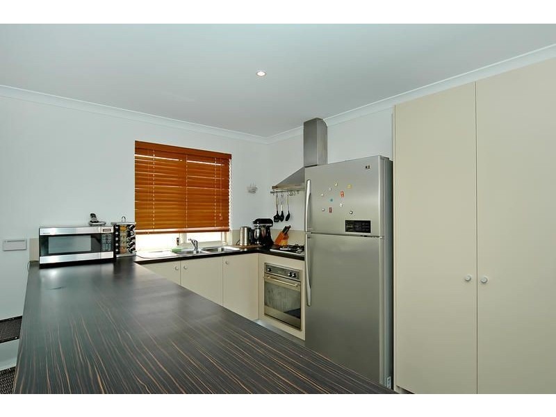 34 Simmonds Pass, Ellenbrook WA 6069