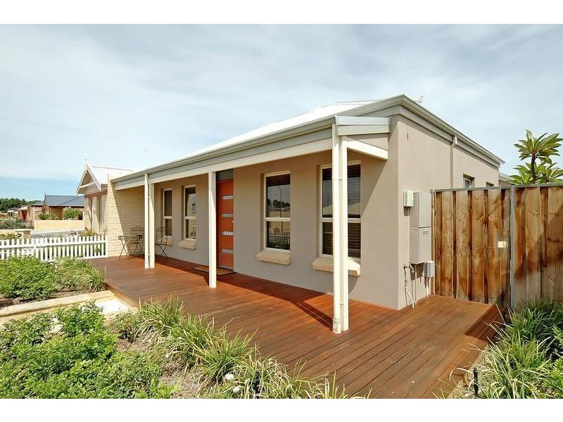 34 Simmonds Pass, Ellenbrook WA 6069