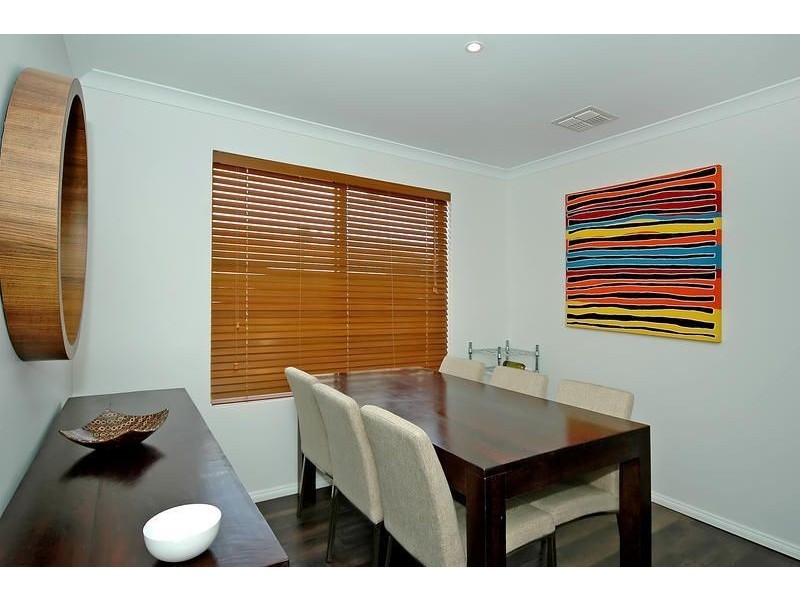 34 Simmonds Pass, Ellenbrook WA 6069