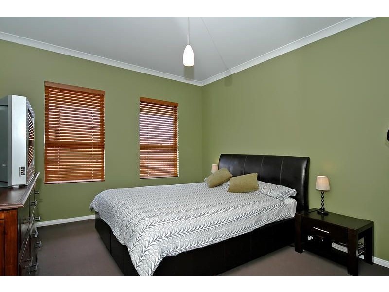 34 Simmonds Pass, Ellenbrook WA 6069