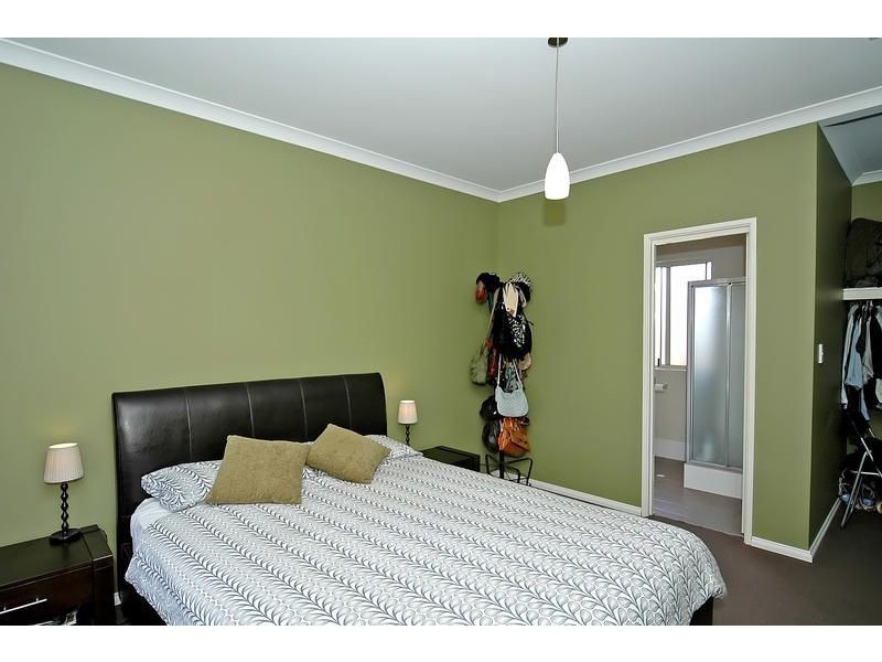 34 Simmonds Pass, Ellenbrook WA 6069