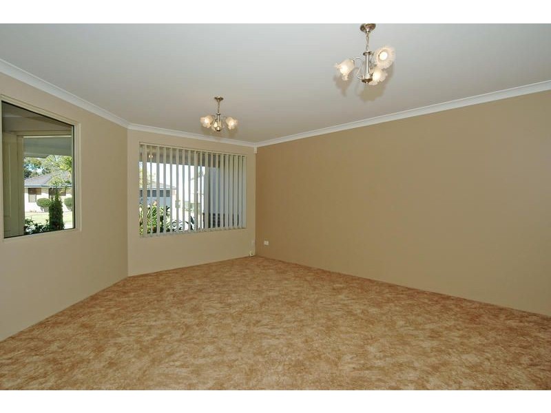 36 Jindare Loop, Carramar WA 6031