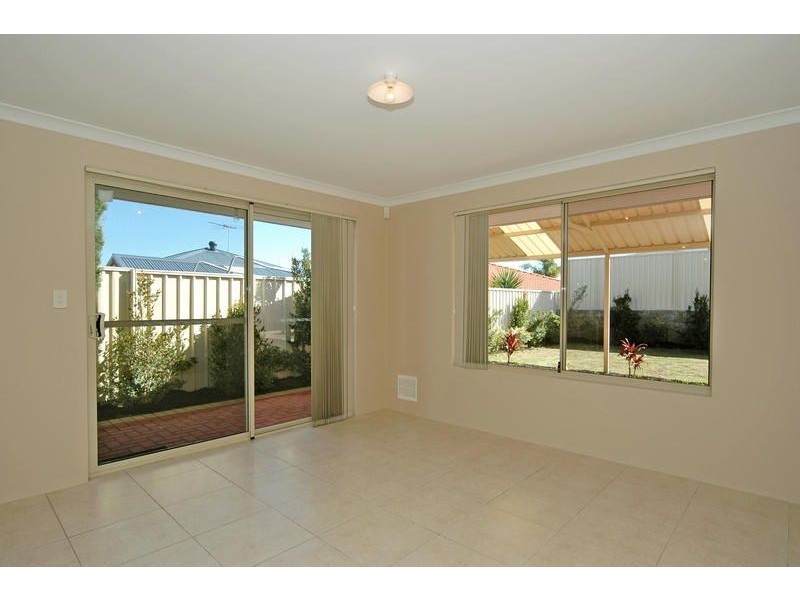 36 Jindare Loop, Carramar WA 6031