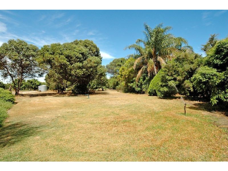 93 Safari Place, Carabooda WA 6033