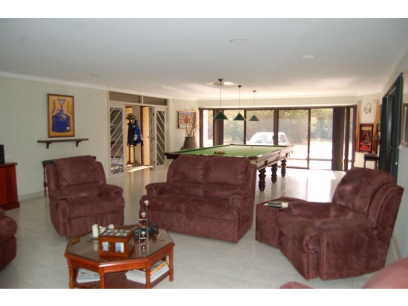 201 Rousset Road, Mariginiup WA 6065