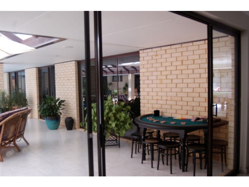 201 Rousset Road, Mariginiup WA 6065