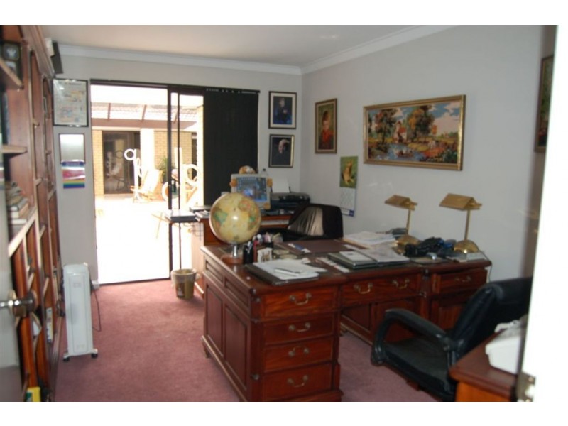201 Rousset Road, Mariginiup WA 6065