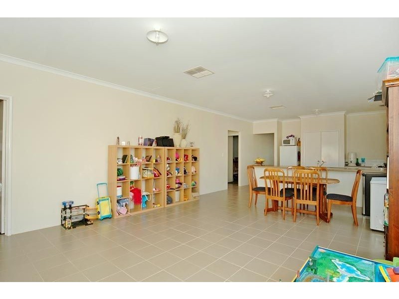 2 Nalgan Court, Carramar WA 6031