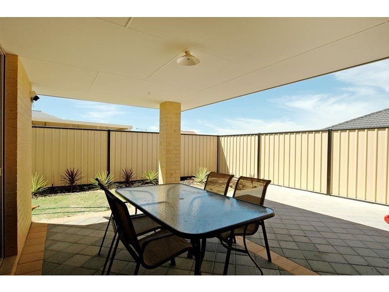 2 Nalgan Court, Carramar WA 6031