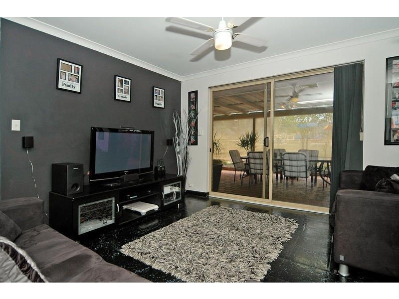 4 Kanto Court, Marangaroo WA 6064