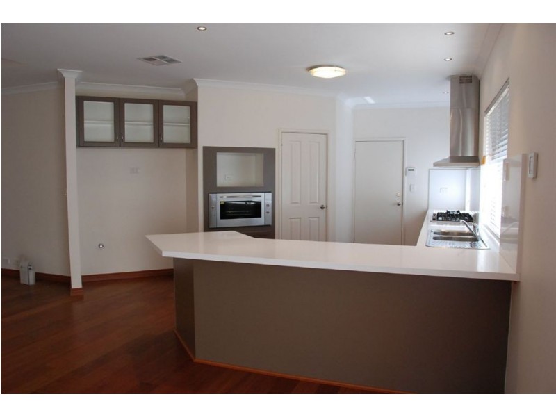 15 Hopewell Pass, Carramar WA 6031