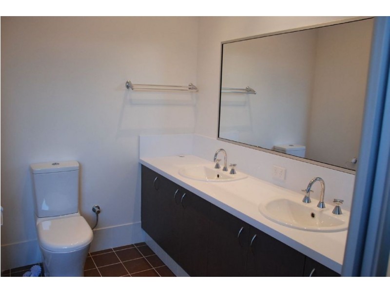 15 Hopewell Pass, Carramar WA 6031