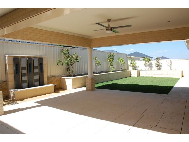 15 Hopewell Pass, Carramar WA 6031